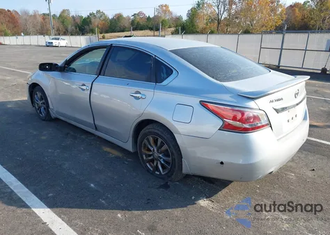 2015 Nissan Altima 2.5 S из США, поврежденный, VIN 1N4AL3AP4FC255448